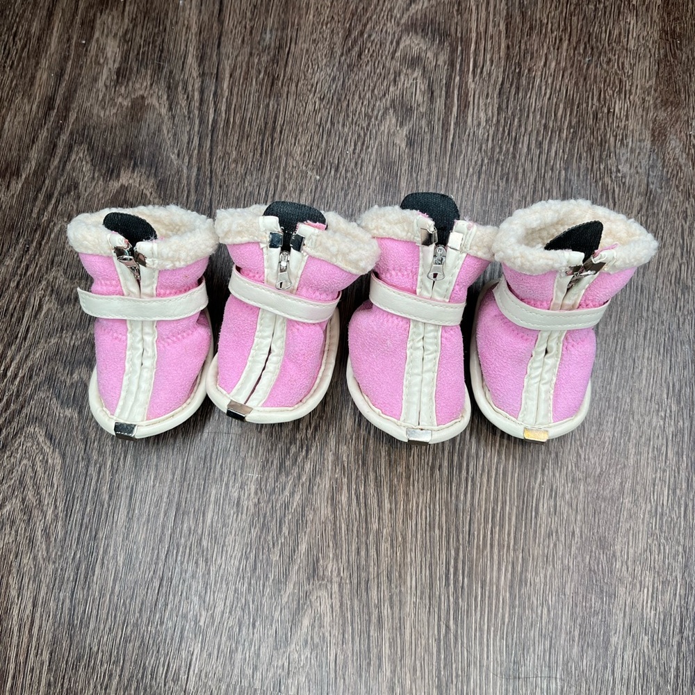 Petsmart brand fleece zip up pink dog booties